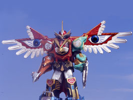 Isis Megazord standing in the sunlight